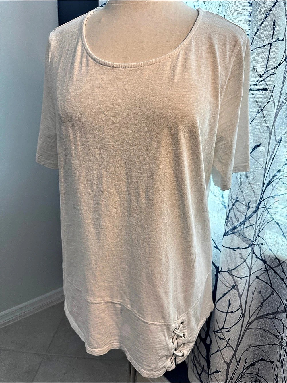 Chico's Lace-Up Hem Tee in White Size 3